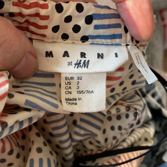 Marni for H&M 100% crisp cotton, geometric, tie, long sleeves blouse. Size 2 - Picture 17 of 17